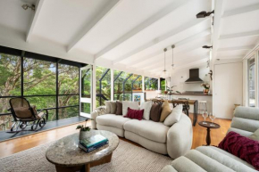Luxury Escape - 4bd Home and Courtyard in Castlecrag, Sydney